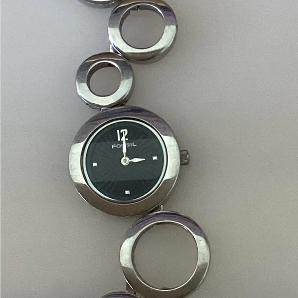 Fossil Y2k Modern Silver Circle-Link Wristwatch Bracelet - Picture 4 of 8
